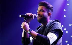 بنیامین بهادری عاشق مثل ماه